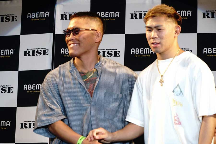 「RISE Fight Party」に出席した山口裕人とYA-MAN（右）【写真：ENCOUNT編集部】