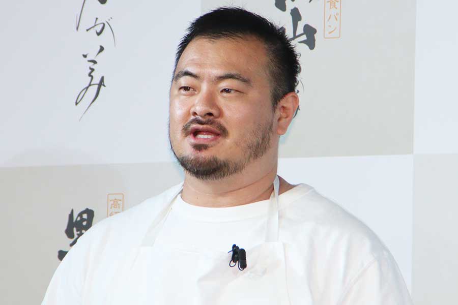 ダブル不倫の鳥羽周作氏、NHK『きょうの料理』講師一覧から削除　「総合的に判断」と説明