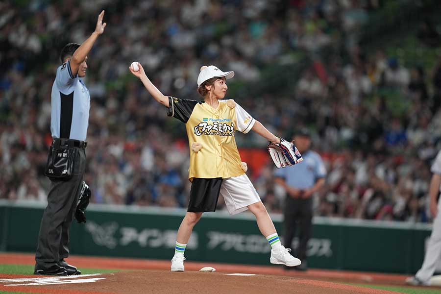 辻希美、初始球式は芸歴24年目で「一番緊張してたかも」　ワンバウンド投球で球場沸かす