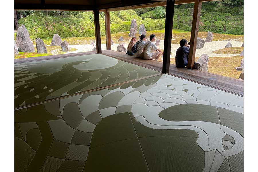 東福寺光明院の畳に描かれた鶴【写真：ツイッター（@japanese_floor）より】