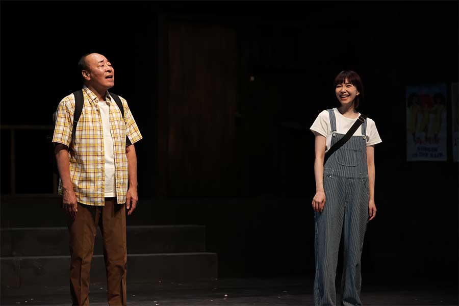 『夕凪の街 桜の国』で主演を務めた西脇彩華（右）とモト冬樹