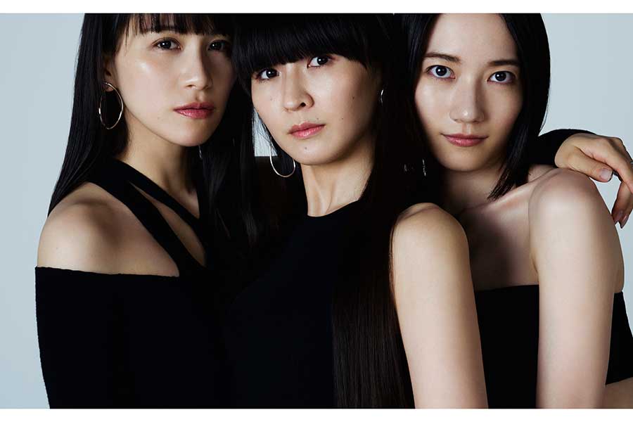Perfume、最新曲『すみっコディスコ』ダンスビデオが話題「完全に歌のお姉さん」「配色が意外」