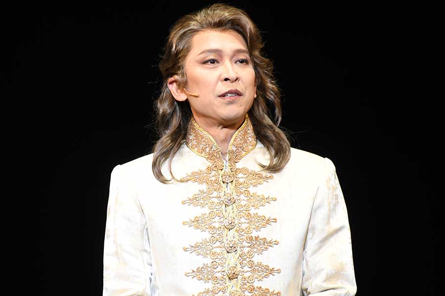 坂本昌行、日本初演『キャメロット』に意気込みで「自分なりのアーサー王を演じたい」