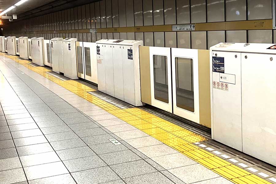 東京駅のホームで起きた殴り合い喧嘩をめぐって議論となっている（写真はイメージ）【写真：写真AC】