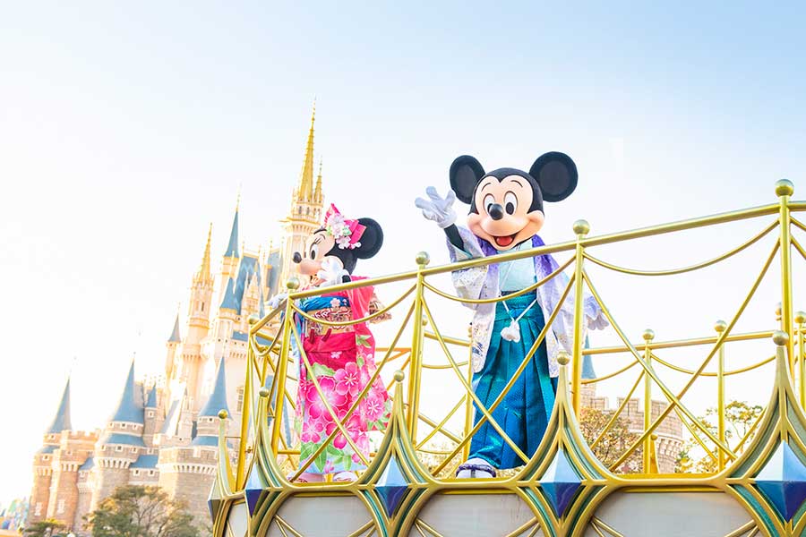 東京ディズニーリゾート、2024年元日から正月限定のSPイベント開催　ミッキーらが和服姿で新年のあいさつ
