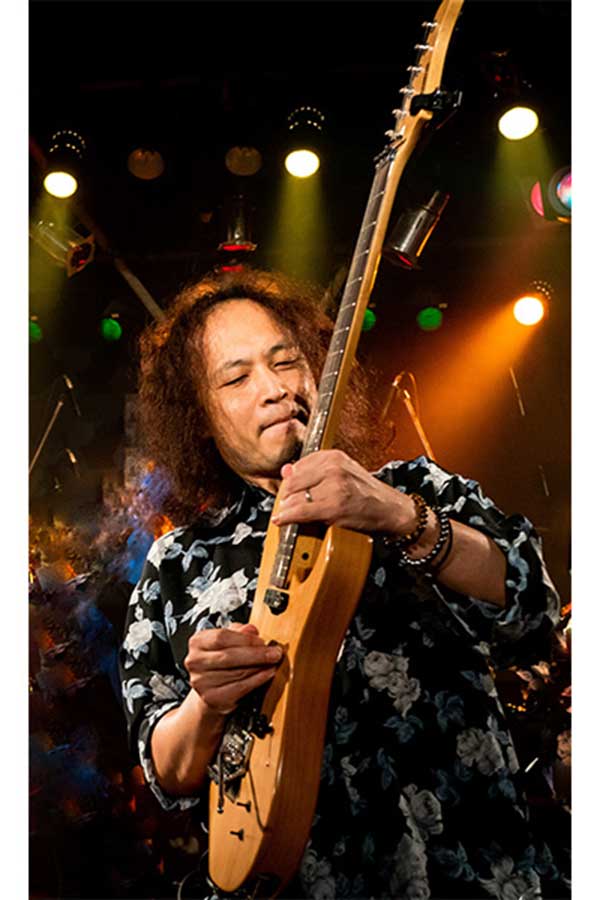 2ndソロアルバム『Over-Saturation』を発売したギタリストの戸谷勉