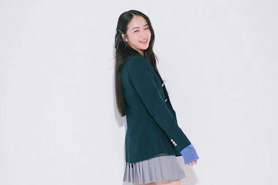 藤岡弘、の長女・天翔愛、ミニスカ制服で“美脚”を披露　「可愛すぎるよ」「美しい」