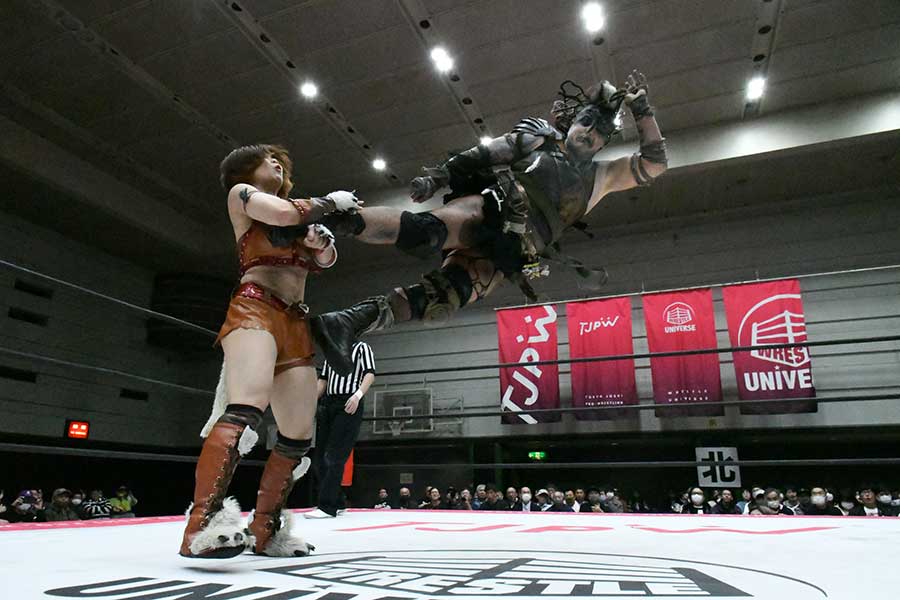 【東京女子】中島翔子、“最強モンスター”のパワーに圧倒される「初めて試合中に怖いと思った」