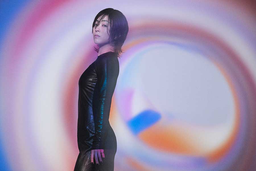 宇多田ヒカル、6年ぶり全国ツアー開催決定　デビュー25周年記念でベストアルバムも発売