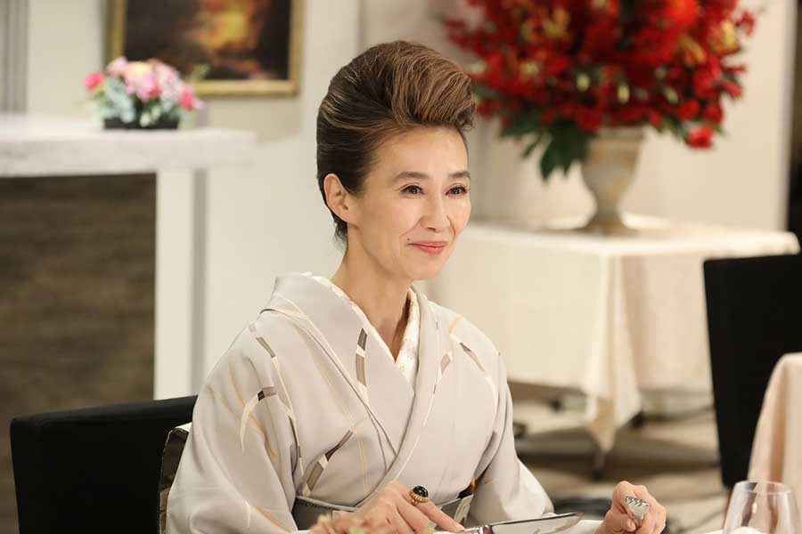 萬田久子、『婚活1000本ノック』“息子を激愛する母親”役で出演　モットーは「人生オモロくなきゃ」