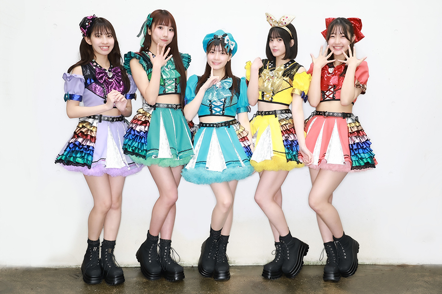 5人組アイドルグループ、マジカル・パンチラインが輝きを増している【写真：山口比佐夫】