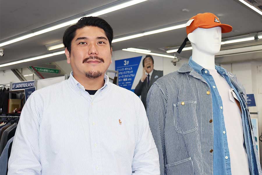 188センチ長身自慢のサカゼン広報・加藤俊彦さんはファッションモデルの顔を持っている【写真：ENCOUNT編集部】