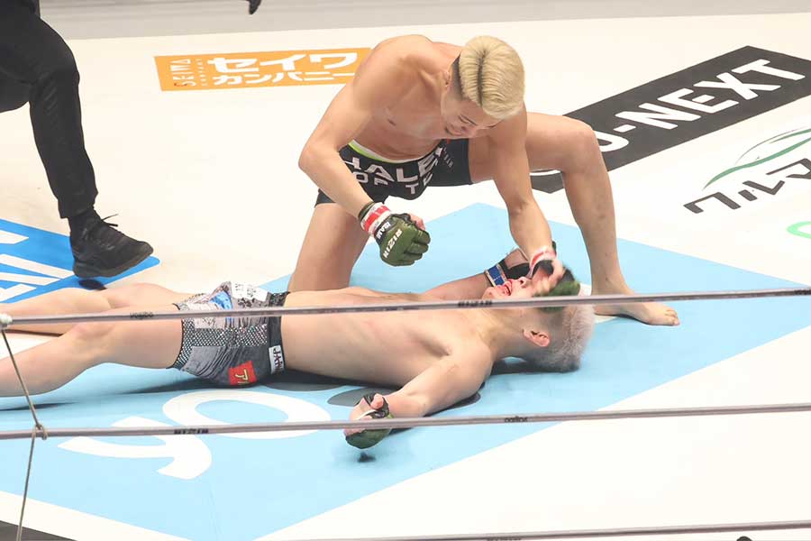 【RIZIN】西谷大成、“KOアーティスト”に1R失神KO負け　挑発に乗りカウンター被弾