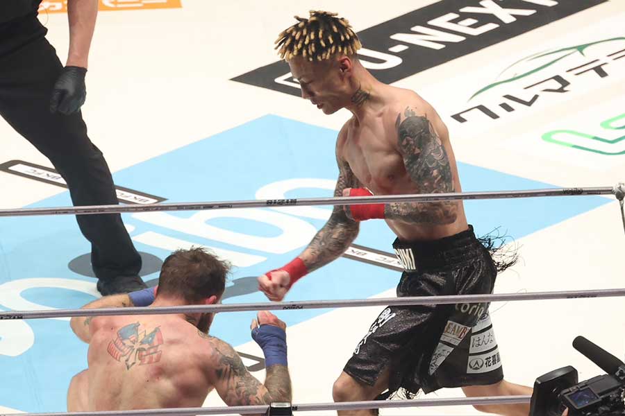 【RIZIN】素手ボクシングは「痛かった」　篠塚辰樹が打撃の感触振り返る「鼻を折った瞬間にパキって」