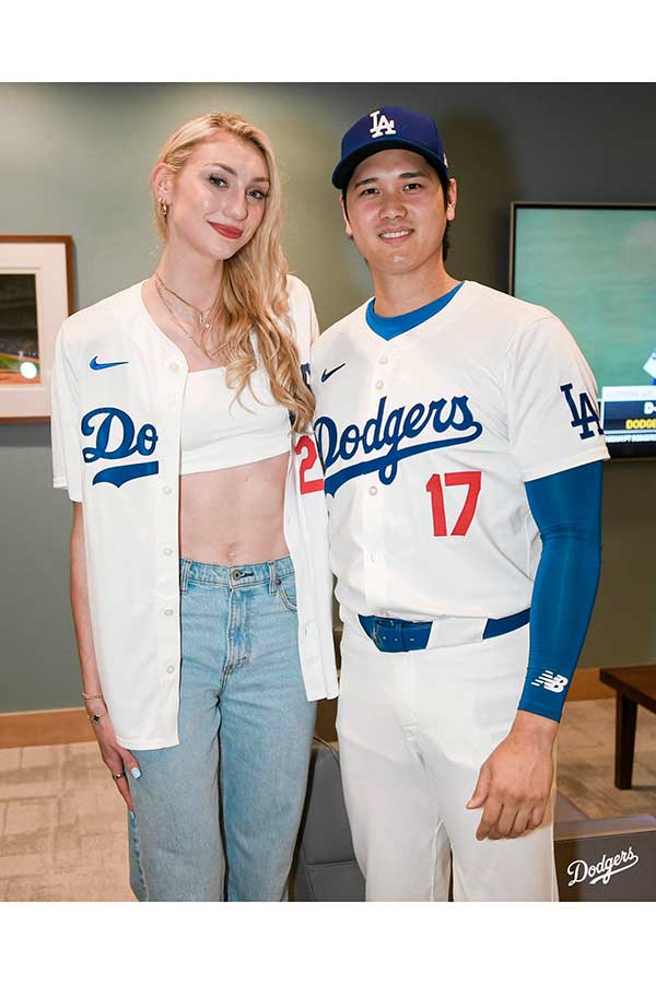 ドジャースが公開した大谷翔平とキャメロン・ブリンクの2ショット【写真：X（@Dodgers）より】