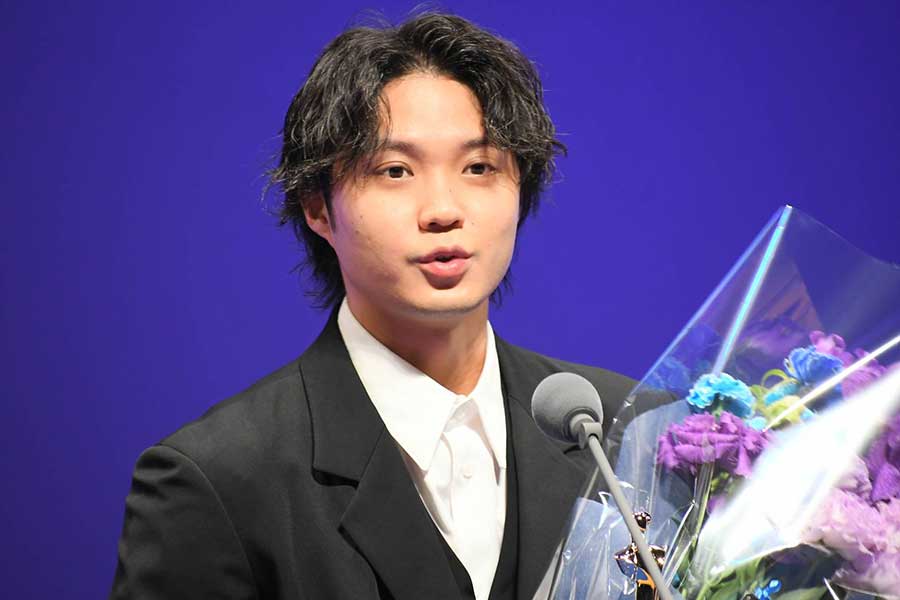 磯村勇斗、映画作りは「楽しくてやめられない」　「第33回日本映画批評家大賞」助演男優賞