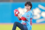 Bety・百川晴香、スカートひらりの豪快始球式 「マサカリ投法