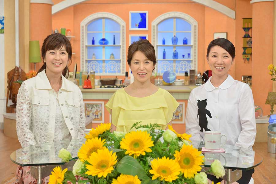 『はやく起きた朝は…』に出演する森尾由美、磯野貴理子、松居直美（左から）【写真：(C)フジテレビ】