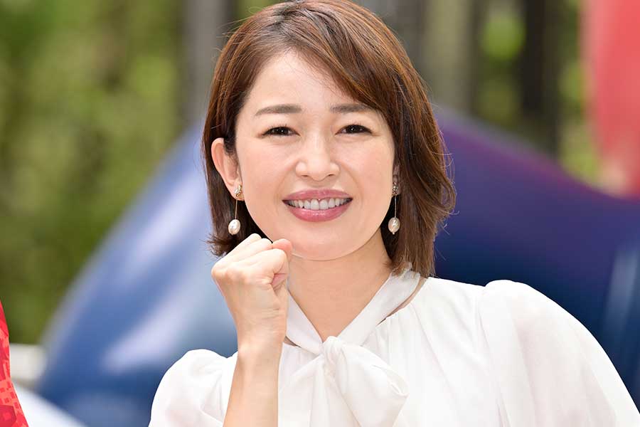 松丸友紀、局アナ時代の純白ドレス姿が「美男美女」　アスリート夫との10年前の新婚ショット