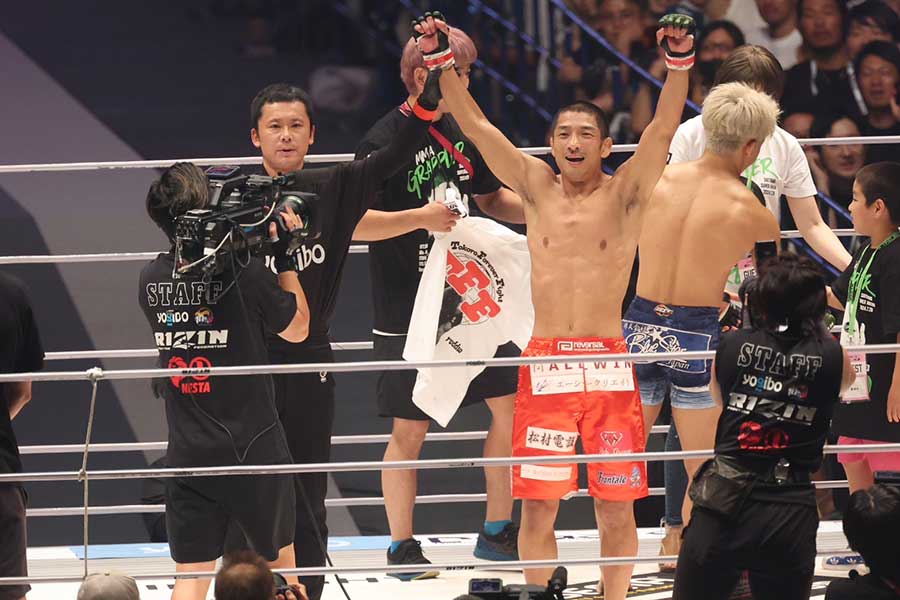 【RIZIN】「負ければ引退」46歳・所英男は衝撃の1R・KOで1305日ぶり勝利　乳がん告白の妻へ「病気治して好きなところいこう」