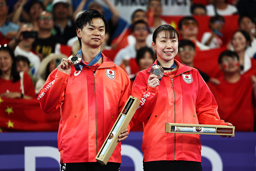 パリ五輪メダリスト、待ち時間発生の“選手村飯”を無事確保　ファン仰天「そんなに争奪戦」