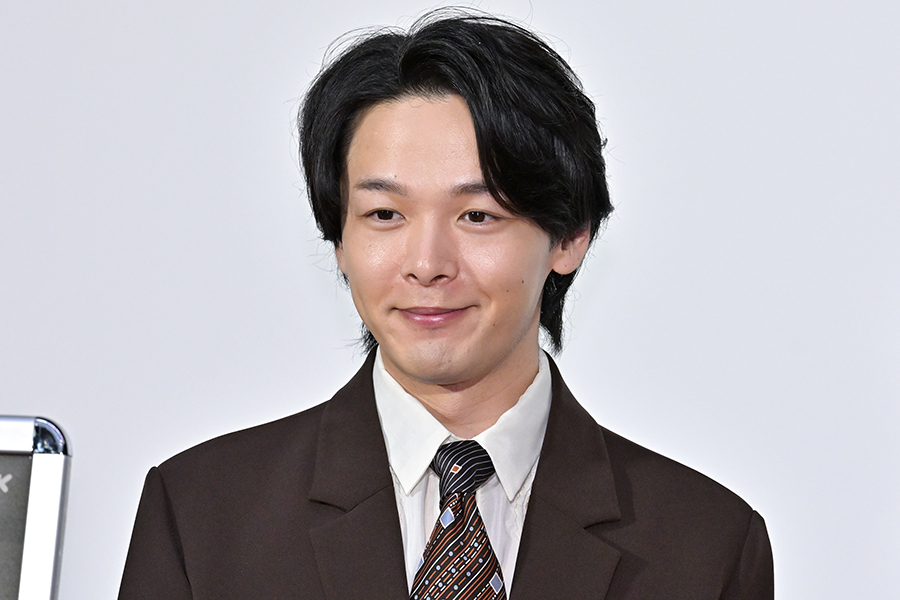 中村倫也、初の医者役で文献読み漁る　“医者役やりたい”発言を後悔？「簡単に言っちゃいけない」