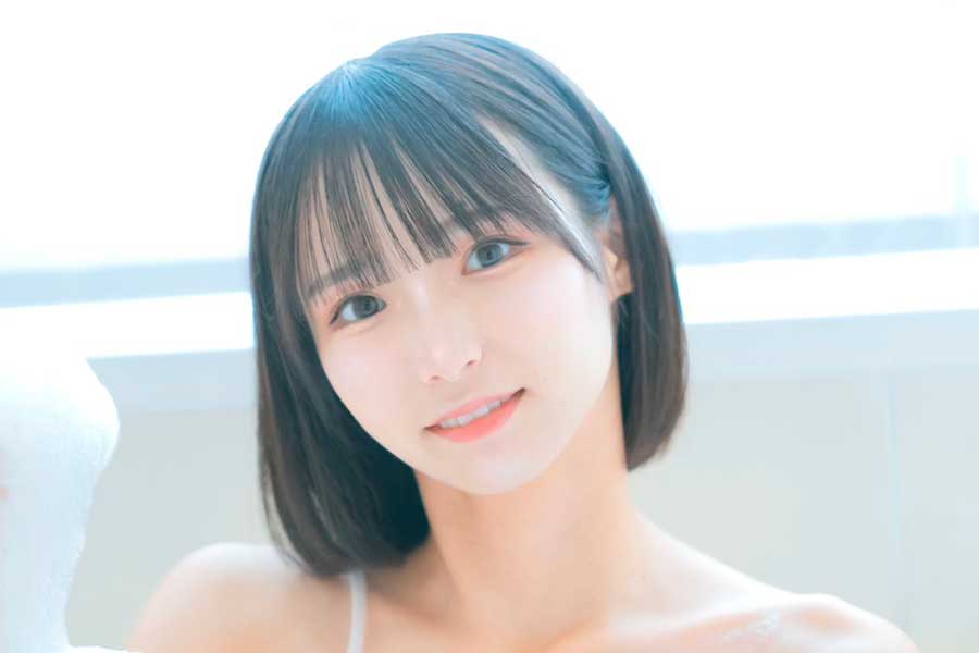 今年急上昇アイドル、“ダチョウ芸”の新作披露にファン爆笑「おもろ！」「進化してる」