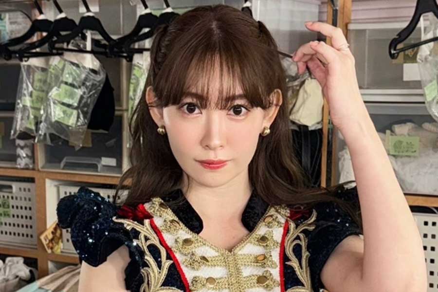 小嶋陽菜、AKB48公演にサプライズ登場で「一生現役」と話題　「違和感ない」「また見れてうれしい」