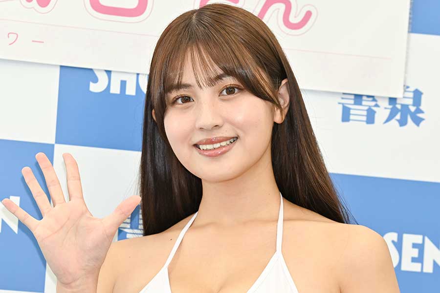 人気グラドル花咲楓香、初写真集は「分厚っ！」　大好きな野球のカット撮影も「目が開かなくて」