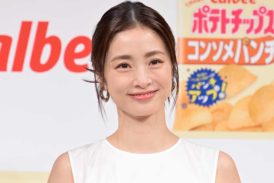 「年とらんの!?」　3児のママ・上戸彩に寄せられる驚きの声「変わらんすぎん？」「来年40は信じられない」