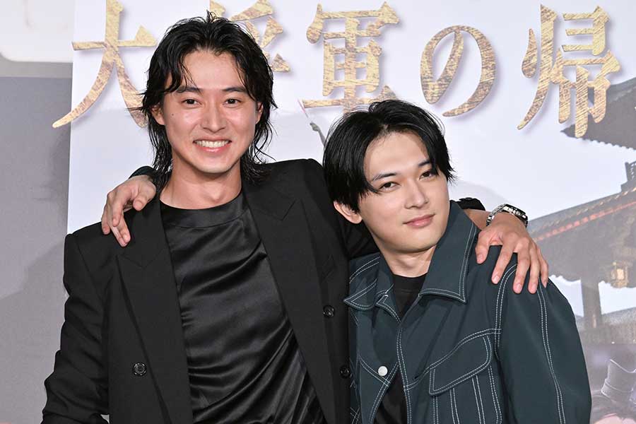 山崎賢人＆吉沢亮、『キングダム』で互いを鼓舞「信とエイ政のようにやってやろうぜって」