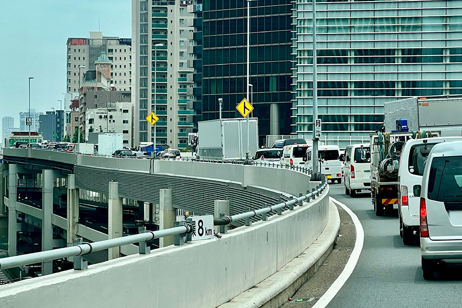 首都高に電動キックボードが“不法侵入”　「命に関わる」「絶対にやめて」高速管理者が注意喚起