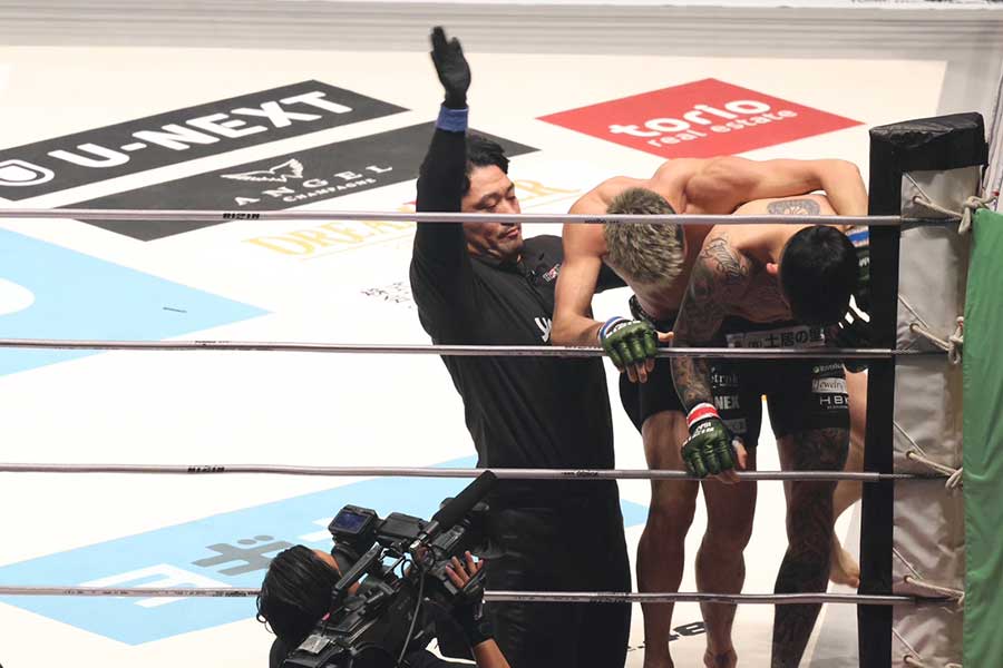 【RIZIN】萩原京平、バック奪われ一本負け　見えない出口にファン「もう言葉が出ない」