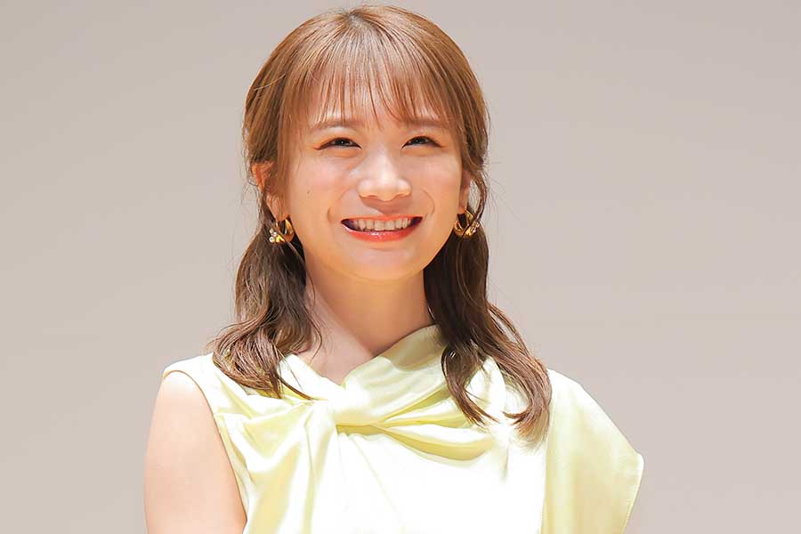 秋元真夏、韓国の制服姿に「全然違和感ない」　TBS人気アナに「アイドル級」の声も