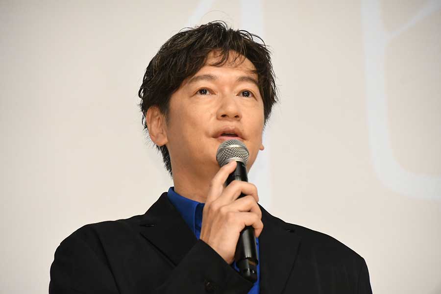 井浦新、どうしても抑えられないものは「好奇心」　劇中で二役演じ共演者から絶賛される