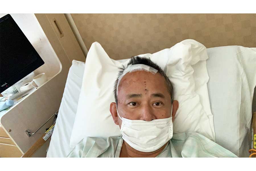 手術を終え、一般病棟に移った西村修【写真：本人提供】