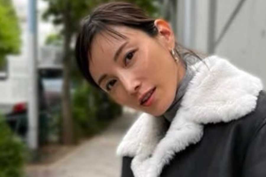 41歳・加藤あい、モデル務める雑誌のオフショットに絶賛の嵐「美しすぎるやろ」「かおちっさ」