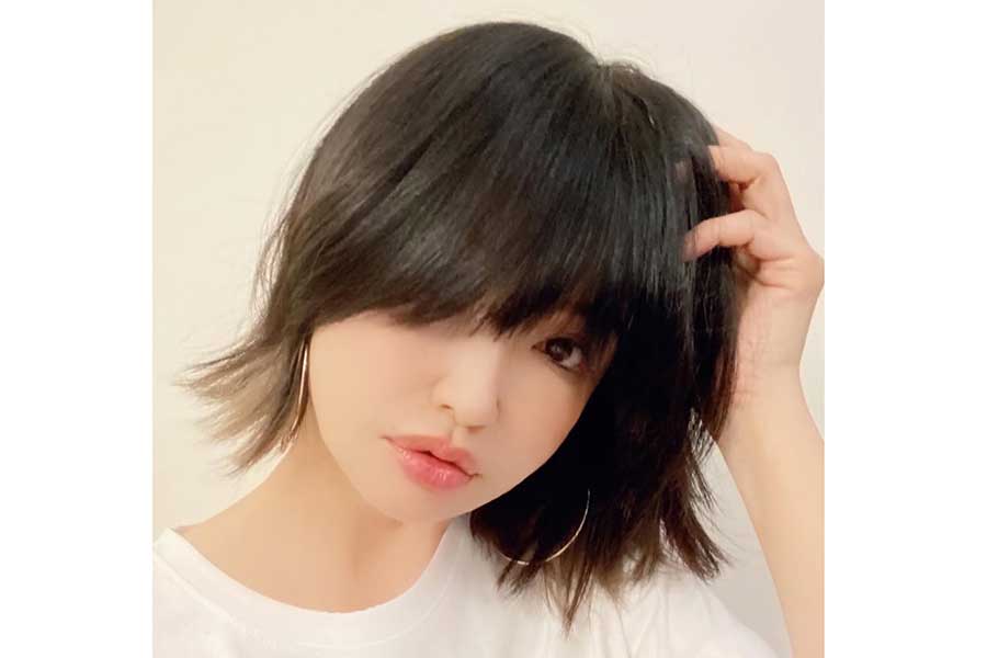 平子理沙、黒髪に大胆イメチェン　新しいヘアスタイルに「今まで1番短い?!」「真似したい」