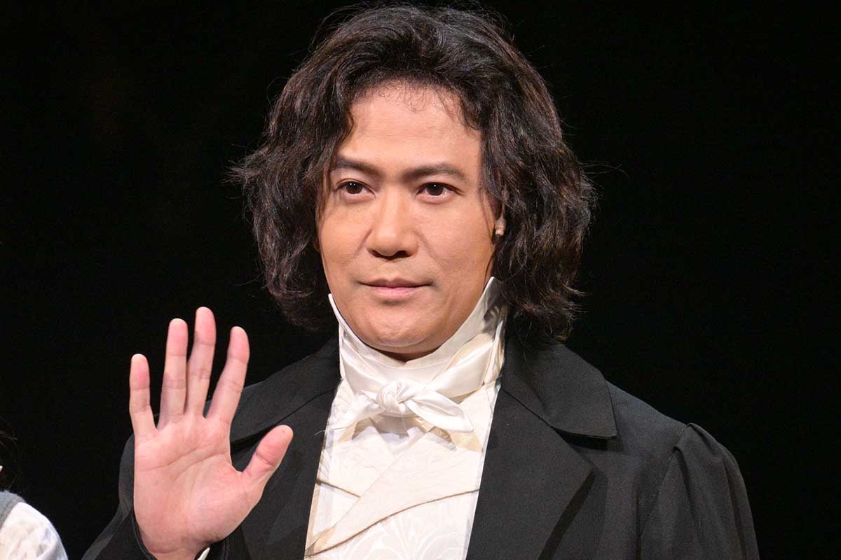 稲垣吾郎、ベートーヴェン演じる主演舞台が100公演達成「ずっと続けていきたい」