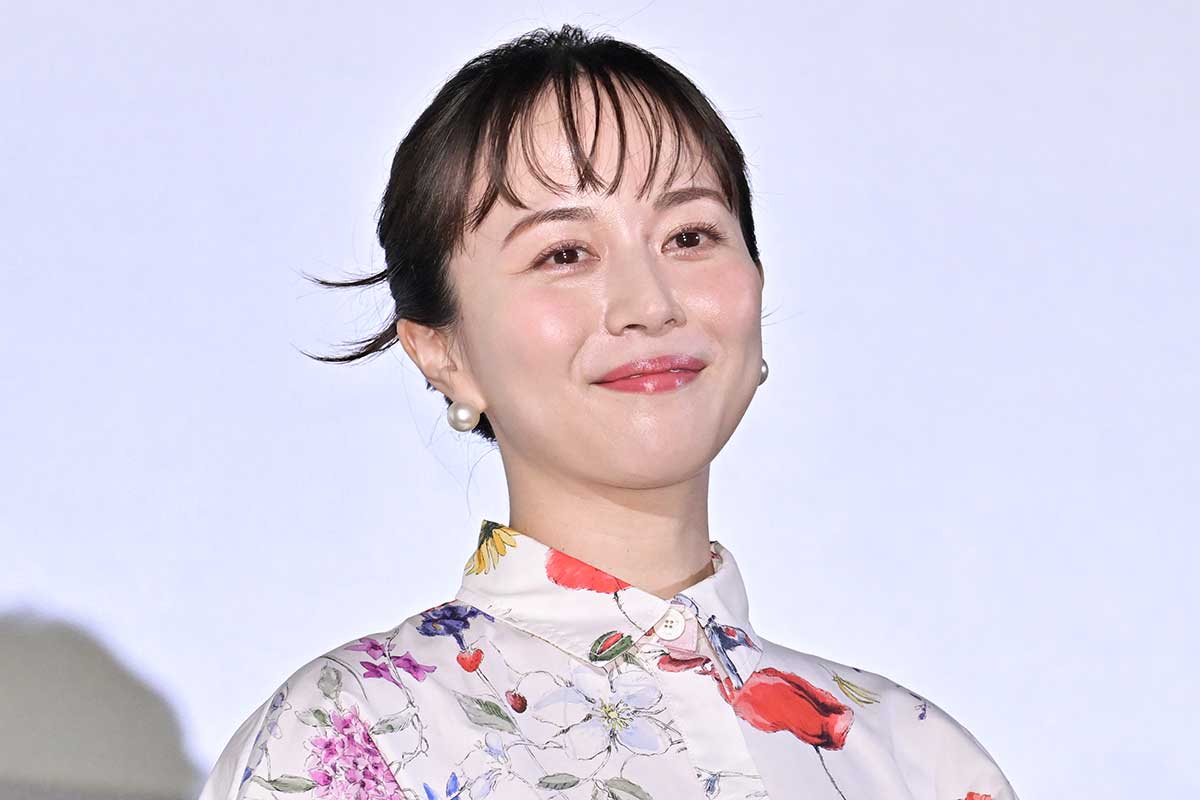 比嘉愛未、25年1月末で所属事務所ライジングプロ退所を発表「上京して18年間、本当にお世話になりました」