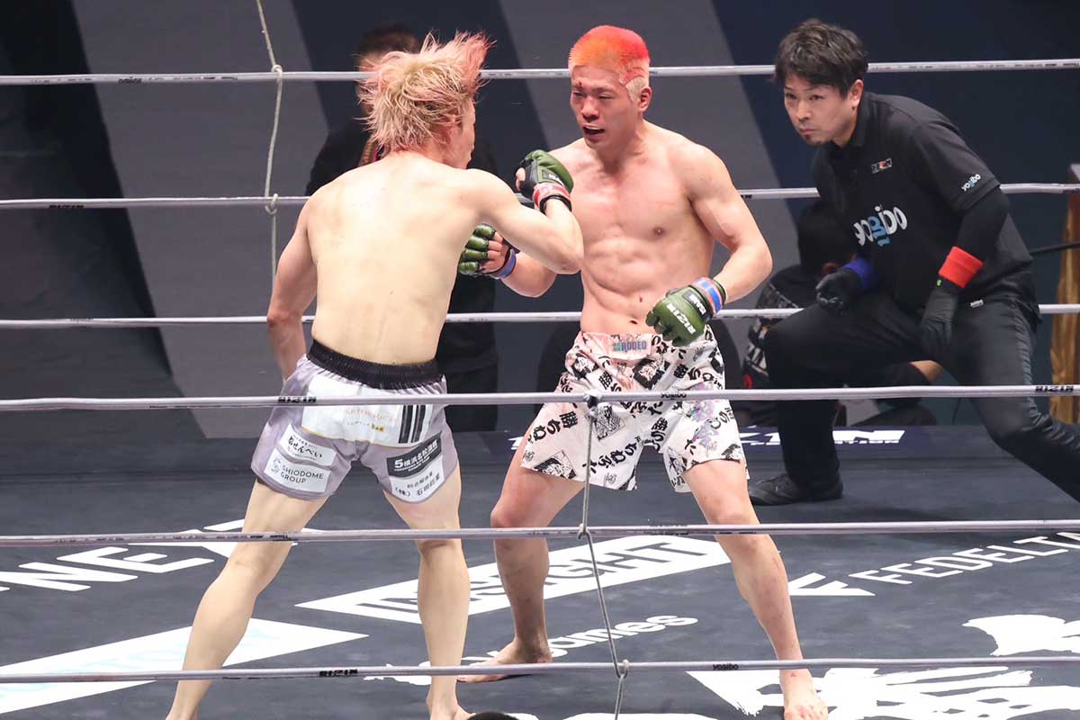 【RIZIN】朝倉未来―平本蓮“代理戦争”初戦は五明宏人が流血・赤田に辛勝　セコンド平本はブチギレ