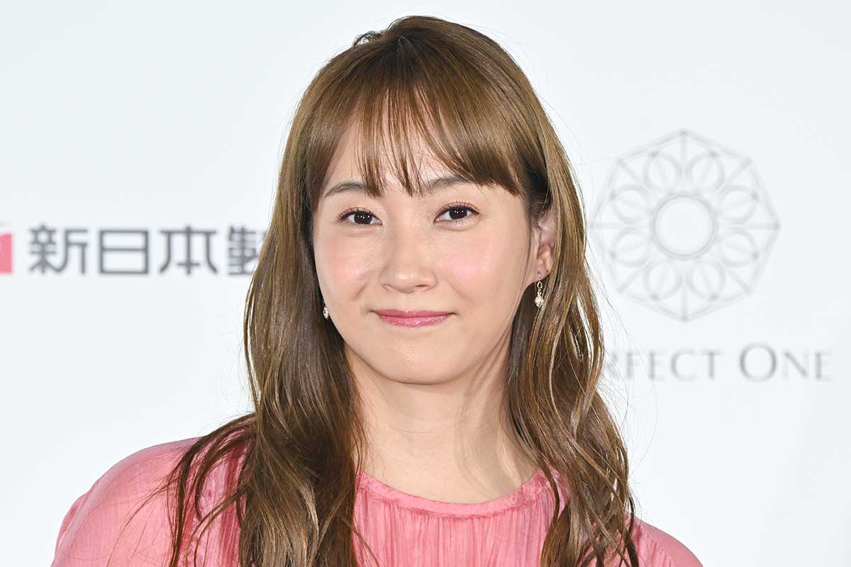 藤本美貴、ハイブラバッグにバナナ直入れ　まさかの光景に「そんなミキティー好き」「なんかオシャレ」