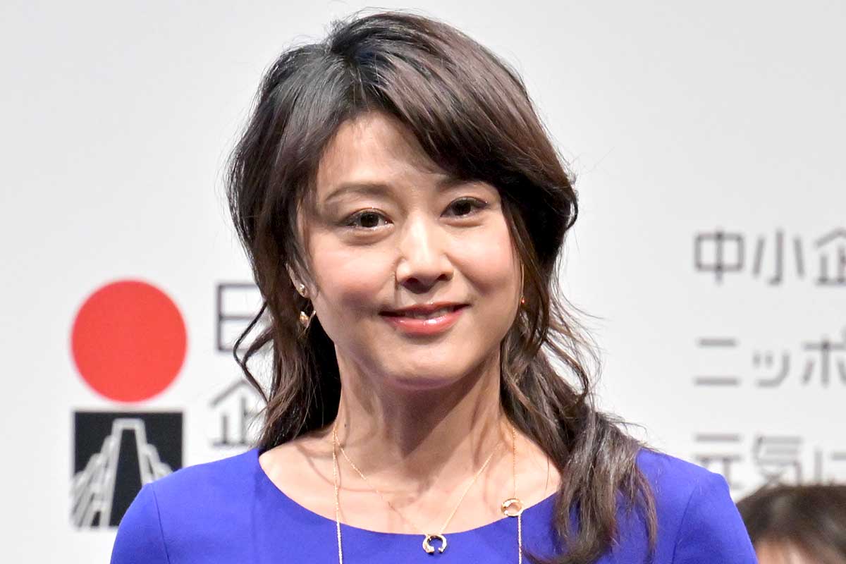 藤原紀香が「問題だらけ」の“家族写真”投稿　ネット熱視線「素敵過ぎ」「楽しみ」