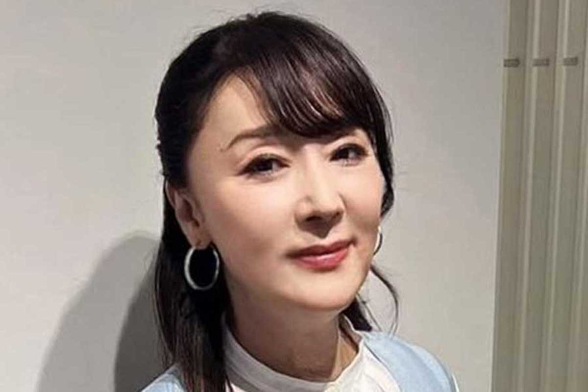 浅野ゆう子、「大好きな」女性タレントの訪問に感激　2Sにネット注目「姉妹に見える」