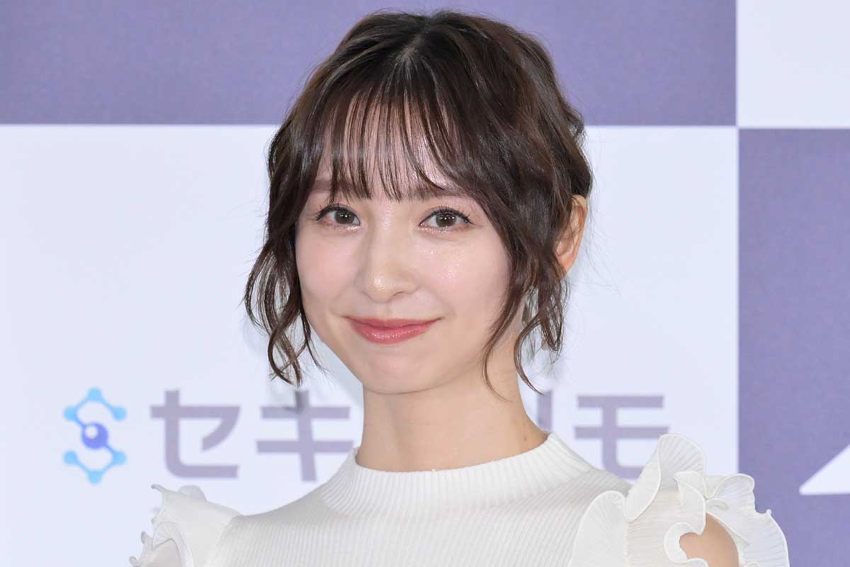 篠田麻里子が「子連れ初海外」旅を報告　愛娘とのおそろいコーデに反響「かわいい」「癒されます」