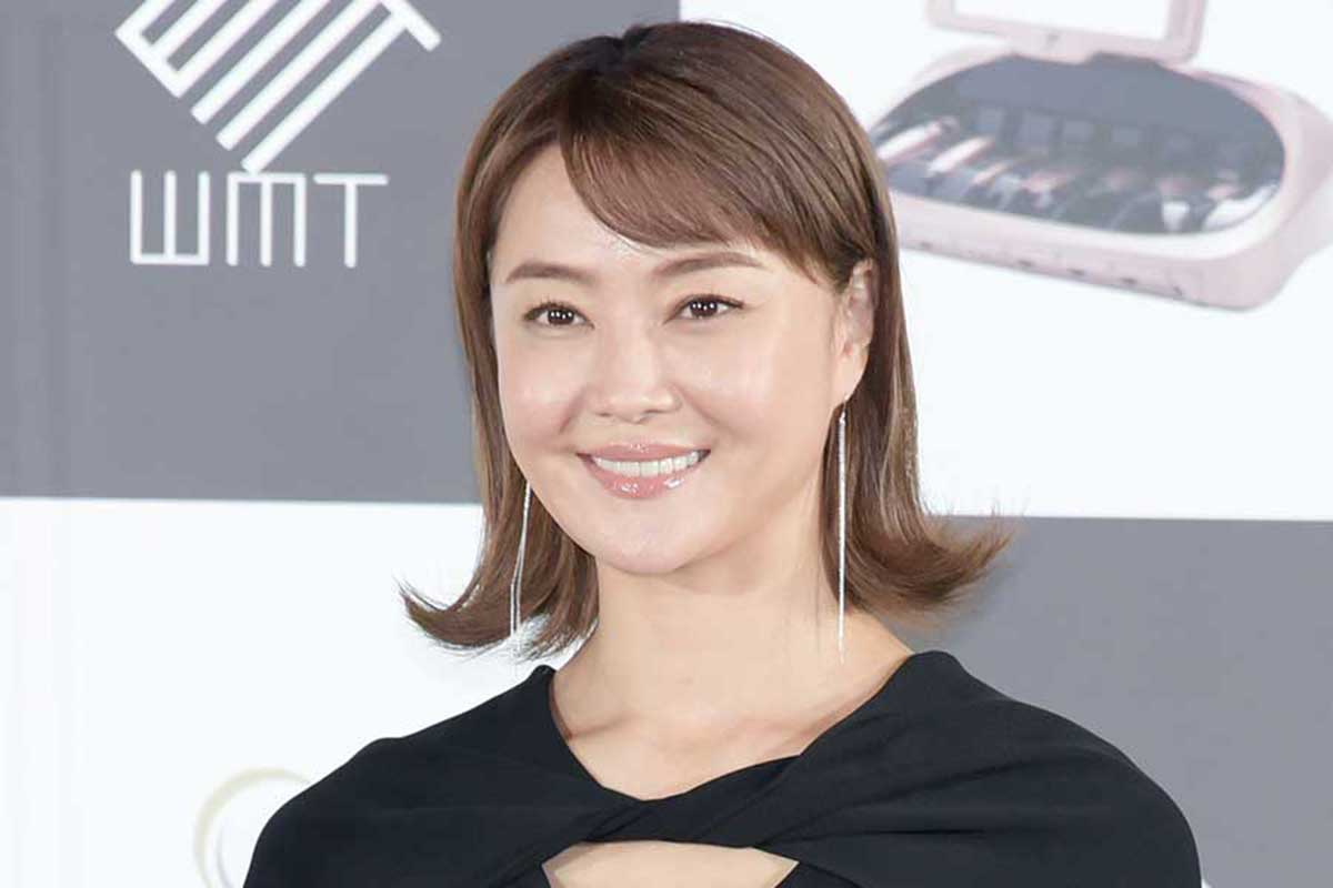 観月ありさ、おみくじは“無念”の「半吉」　大安の初詣報告に注目「後ろ姿まで綺麗すぎ」