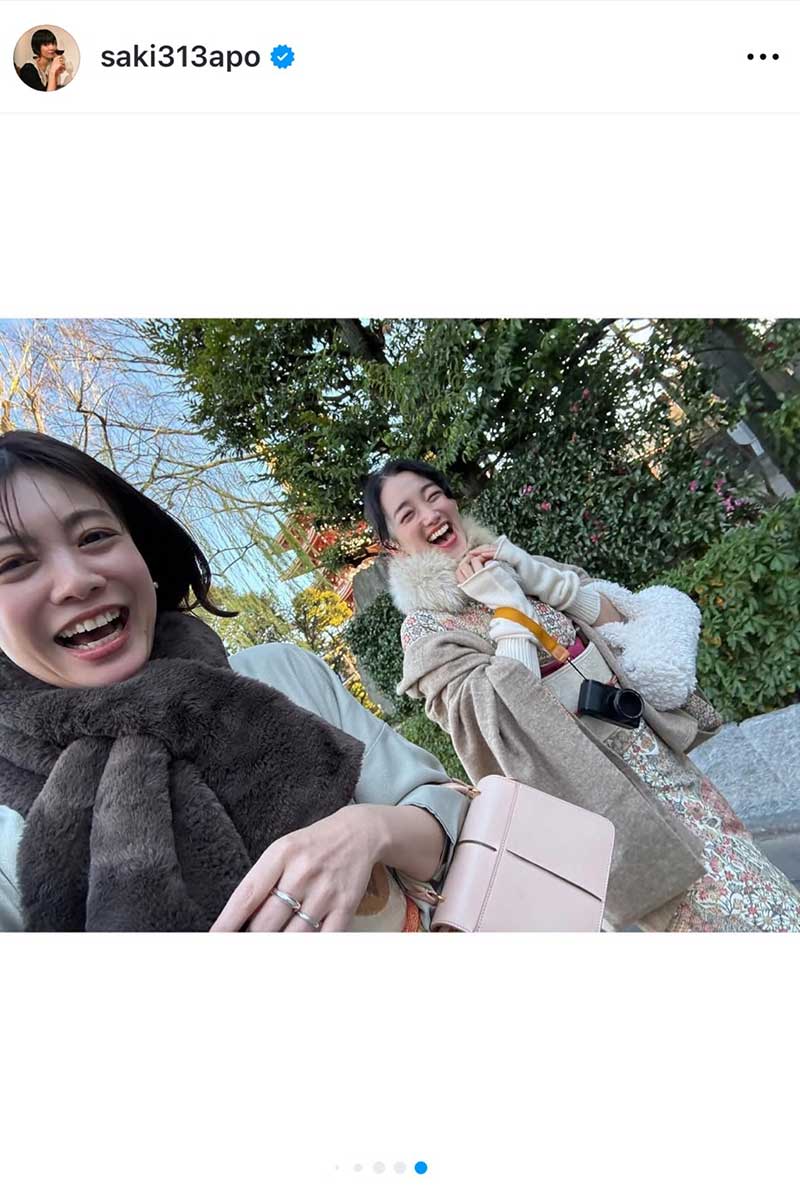 菅原沙樹（左）と入山法子【写真：インスタグラム（＠saki313apo）より】