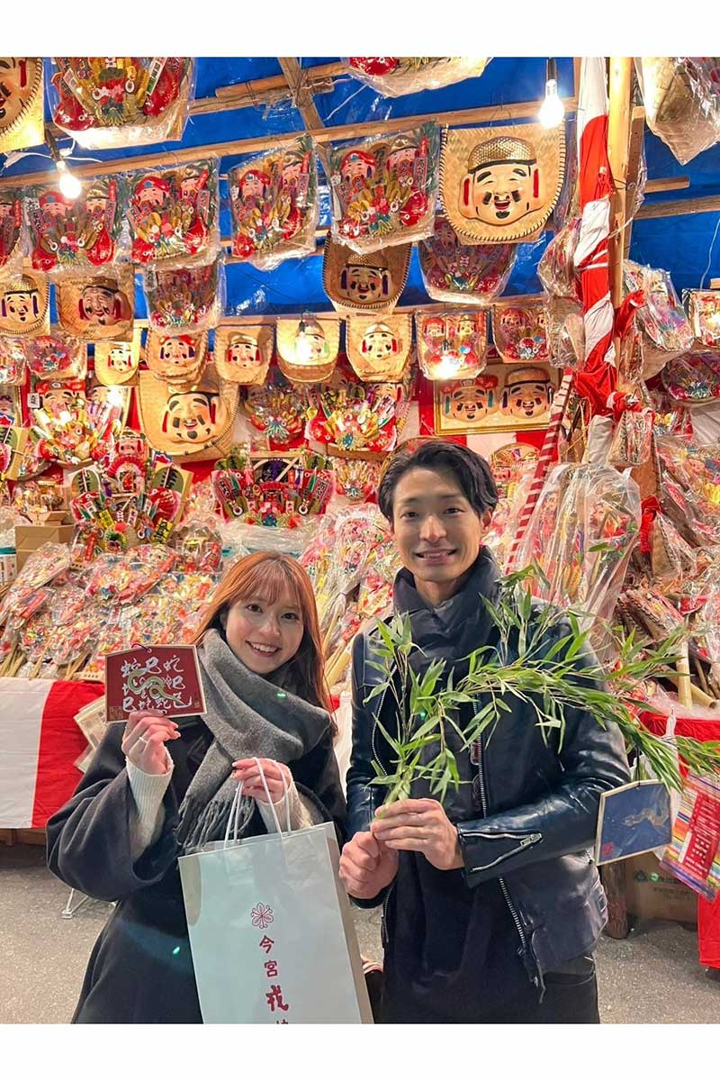 芥田愛菜美（左）との結婚を発表したラニーノーズ・山田健人【写真：X（@bunnykent）より】