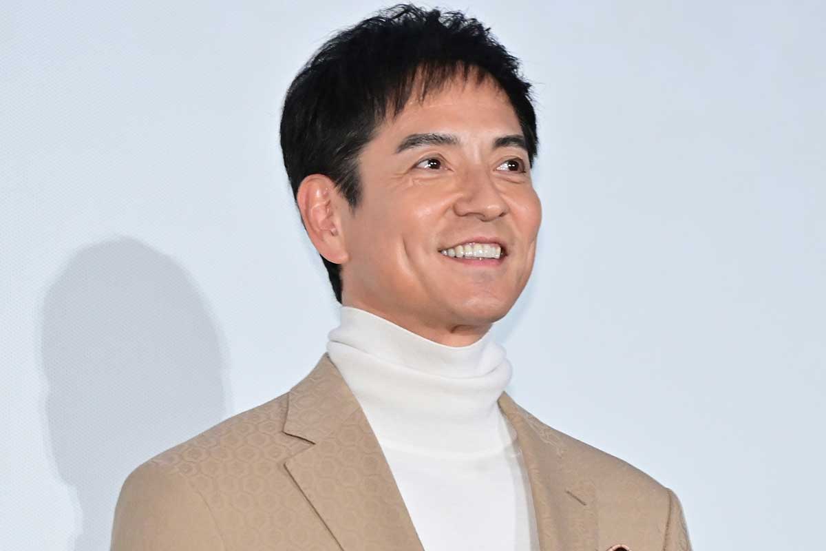 沢村一樹、大谷翔平1号を妻と現地で目撃　密着観戦が「ラブラブ」と話題に「洋服色違いかな」