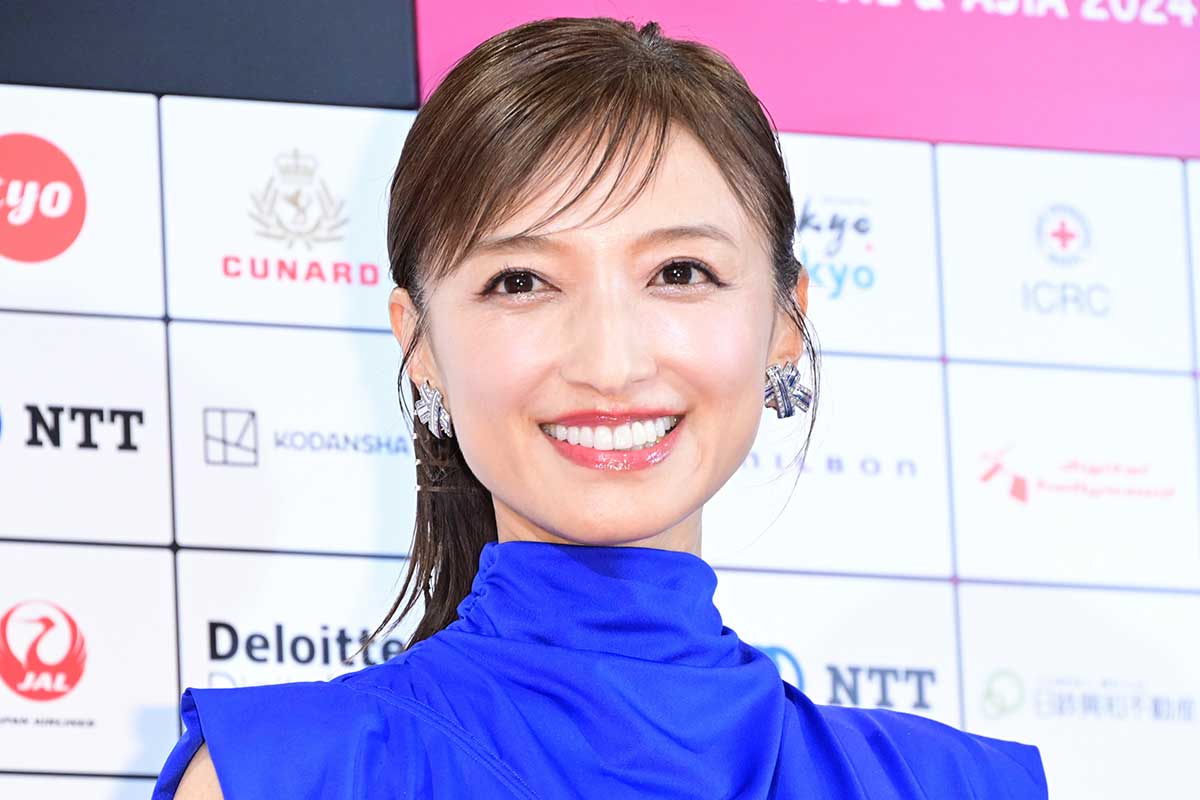 「全然歳を取らない」　“奇跡の53歳”と話題の望月理恵、誕生日報告にファン驚き「若々しくお綺麗」